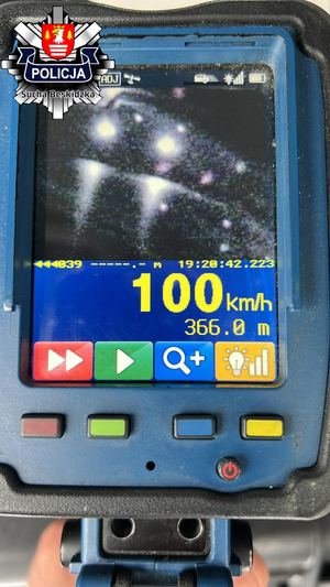 zdjęcie policyjnego radaru z prędkością pojazdu