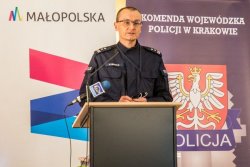 naczelnik wydziału prewencji KWP w Krakowie przemawia z ambony