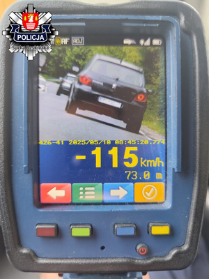 zdjęcie peugeota jadącego 115 zamiast 50 km na godzinę