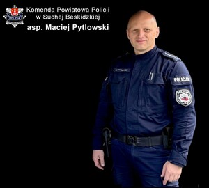 Zdjęcie  dzielnicowego  Macieja Pytlowskiego