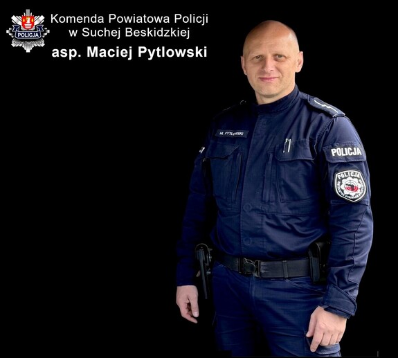 Zdjęcie  dzielnicowego  Macieja Pytlowskiego