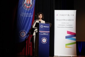 przemawiająca pani ekspert Karolina Załęga