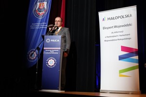 przemawiający sekretarz miasta sucha beskidzka