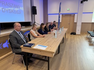 siedzący organizatorzy wraz z wójtem gminy Jordanów