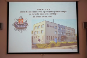 zdjęcie przedstawiające slajd analizy bezpieczeństwa  rocznej z powiatu suskiego