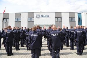 ślubowanie nowo przyjętych policjantów