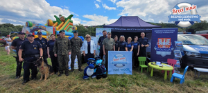 pozujący do zdjęcia przedstawiciele wszystkich służb